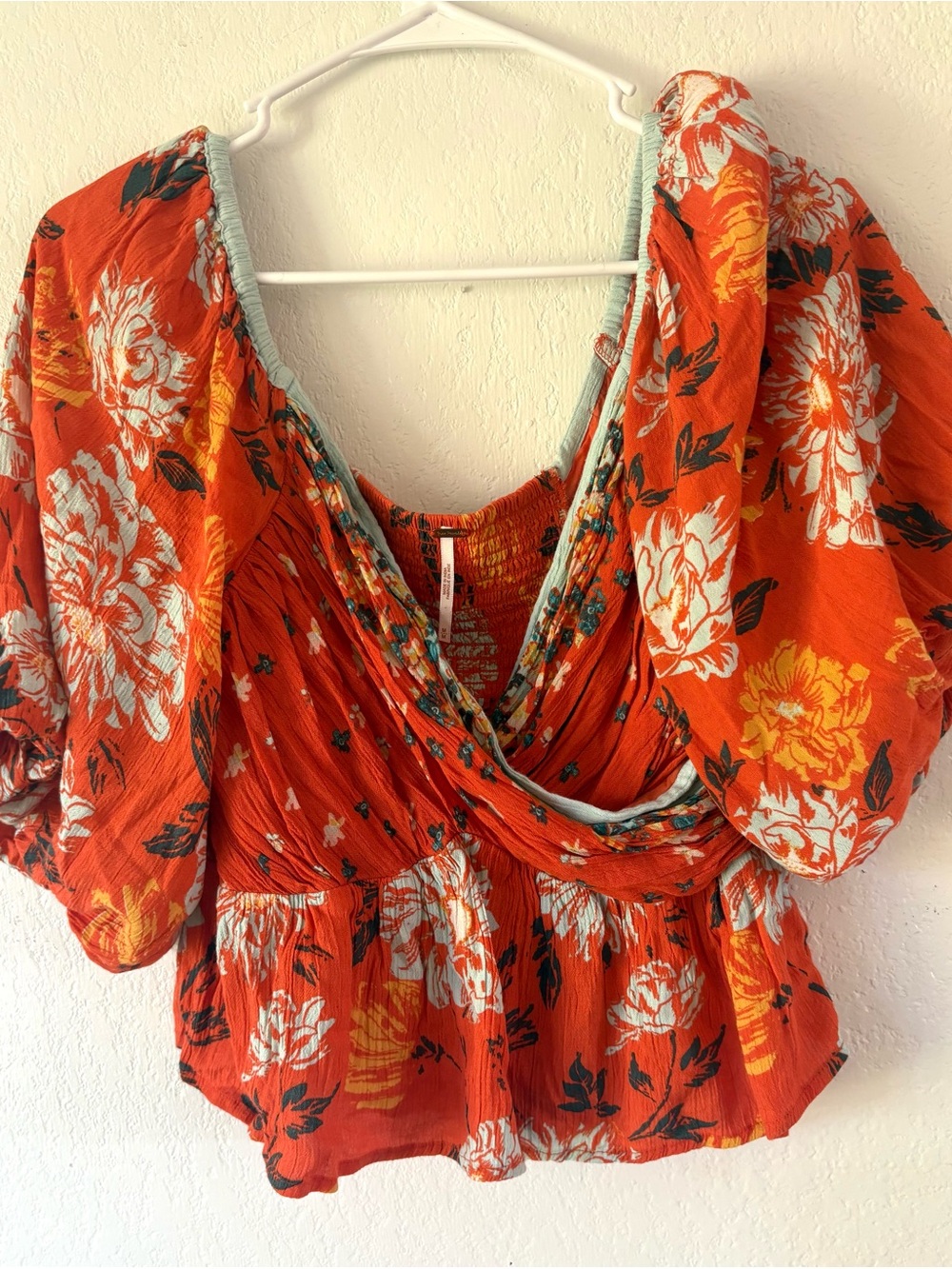 Free People Mirabella Orange Floral Puff Sleeve
Peplum Top M